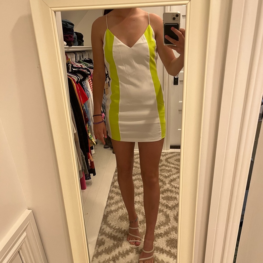 NWT - Superdown white dress with lime green stripes down the sides. Size small. - Picture 4 of 6
